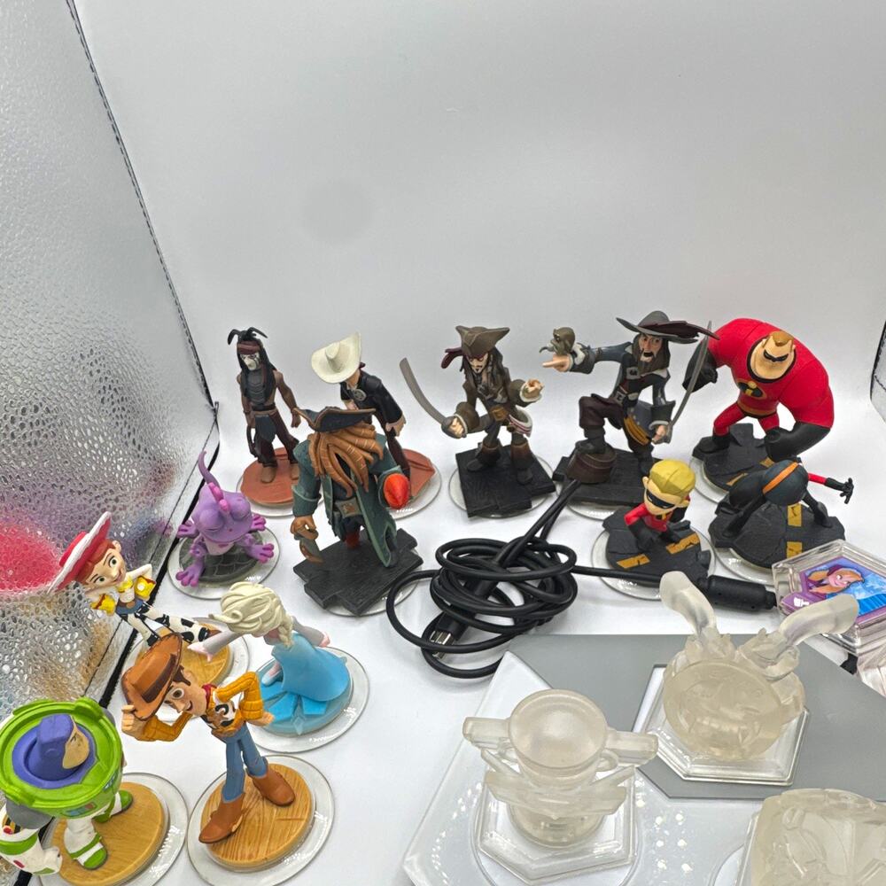 Disney Infinity 1.0 Used Character Figure Lot of 14 with Base, Play Sets & Power